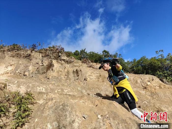 世界锡都个旧举办第六届超级越野跑展现山林与