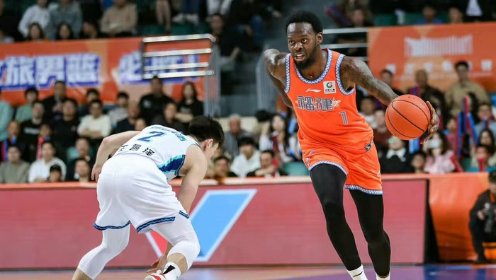 福建队爆冷逆转青岛队 冲击季后赛席位