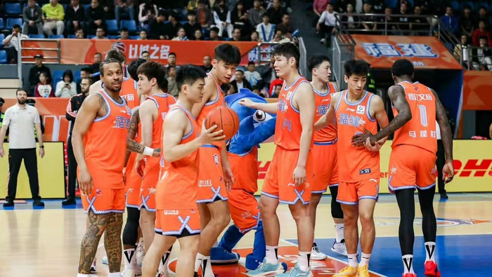 福建队爆冷逆转青岛队 冲击季后赛席位
